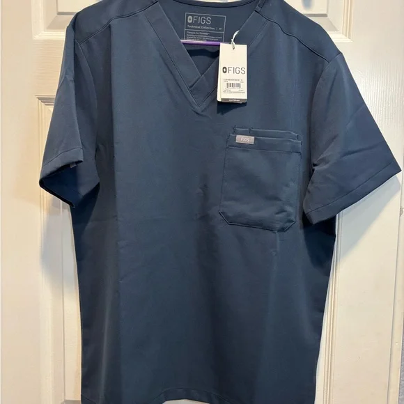 NWT Figs Leon 3 pocket Scrub Top Dark Harbor - Picture 3 of 4